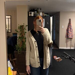 Cute and cozy elbow patch cardigan 🤎